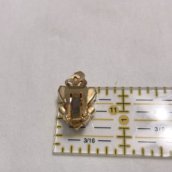 Milk Glass Clip Earrings - Picture 4 of 4